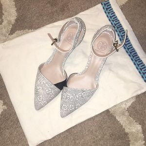 Tori Butch Wedges sz6